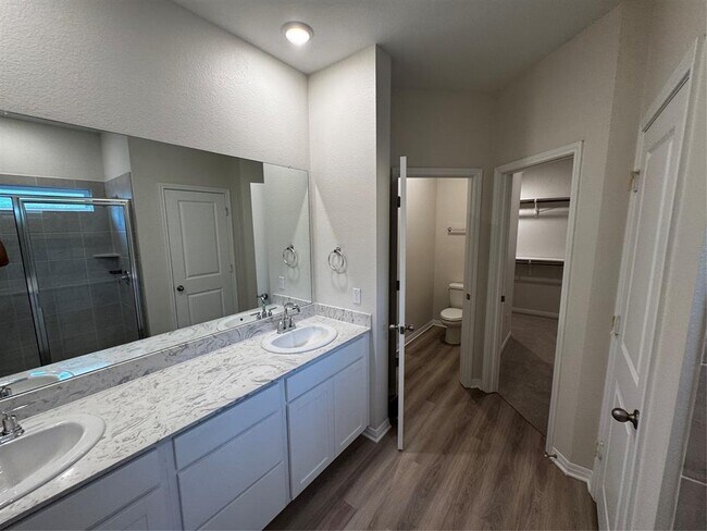 Building Photo - 905 Copper Frond Way