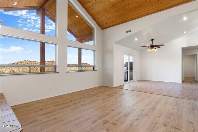 Building Photo - 1280 Majestic Vw Dr