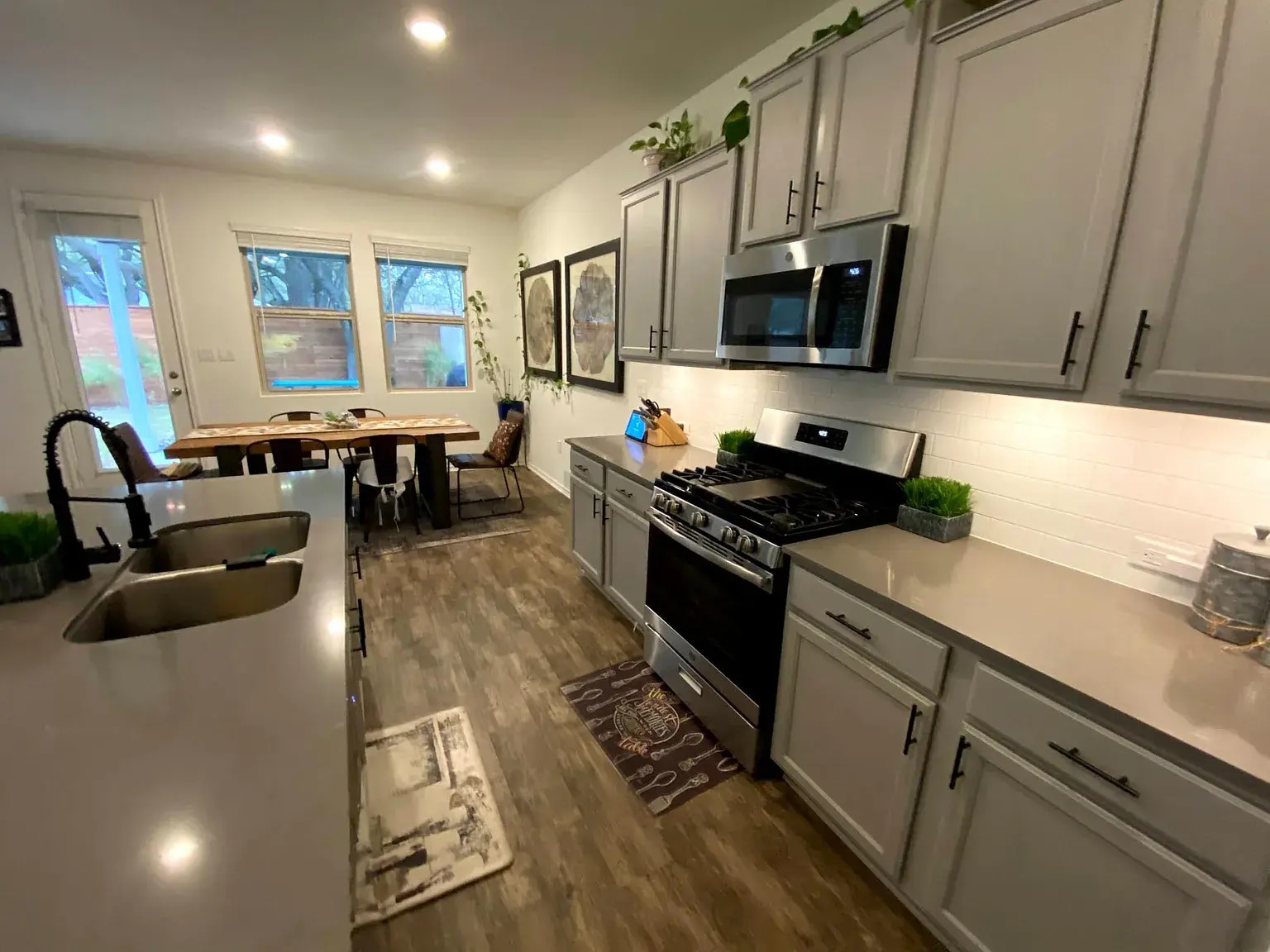 Building Photo - 10406 Bramble Berry Dr