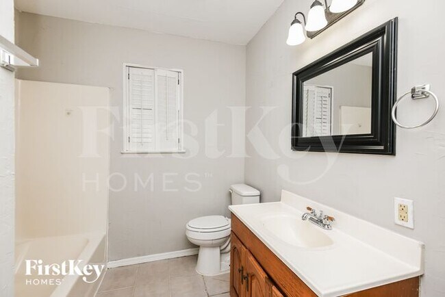 Building Photo - 918 Kerry St