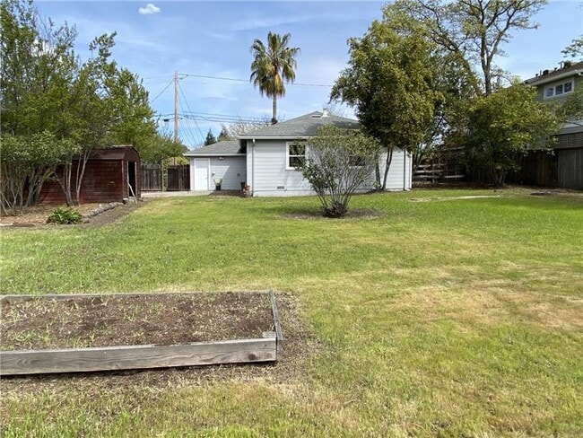 Building Photo - 2581 Buena Vista Ave