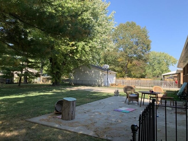 Building Photo - 844 Hicks Blvd