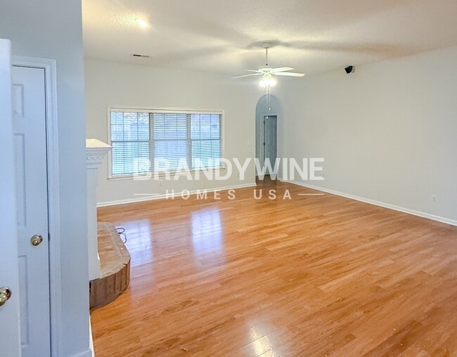 Building Photo - 1533 Siskin Dr