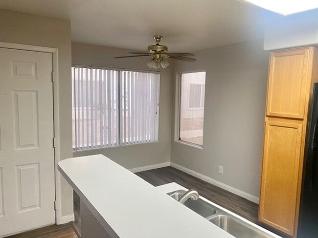 Building Photo - Beautiful 2 bedroom 2 bath Downstairs Condo