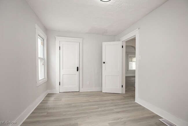 Building Photo - 15409 Grovewood Ave