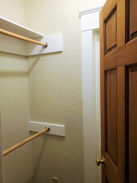 Large Walk-in Closets - 1211 Pine St