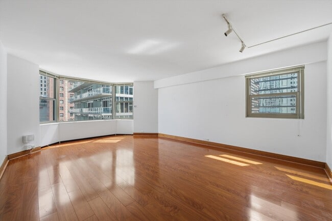 Building Photo - 535 N Michigan Ave