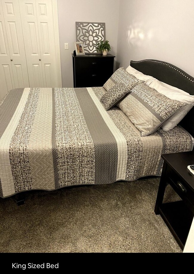 Building Photo - Experience the Lofts Collective