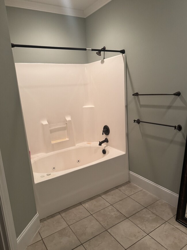 Building Photo - 3909A Nantucket Rd