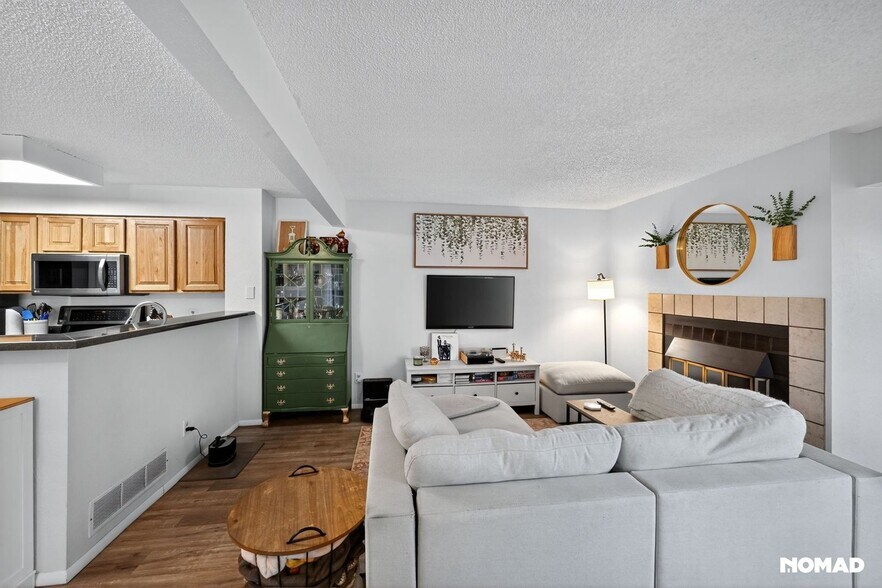 Building Photo - 4838 E Kentucky Ave