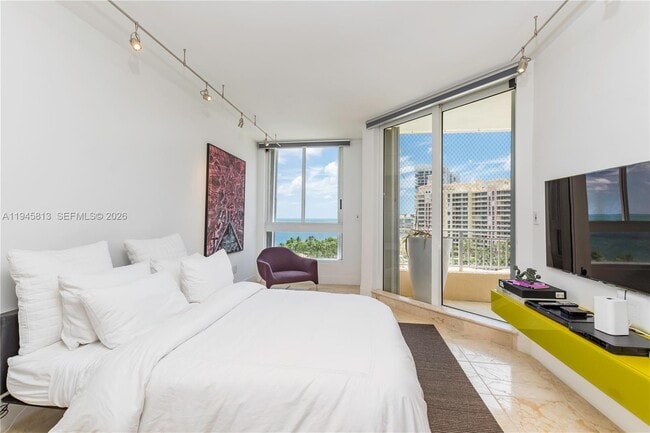 Building Photo - 791 Crandon Blvd