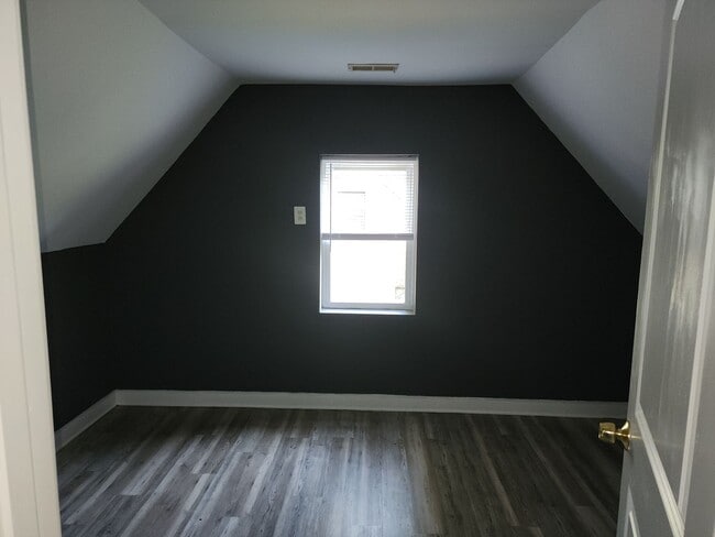 Building Photo - Lovely Brick Home in Established Neighborh...