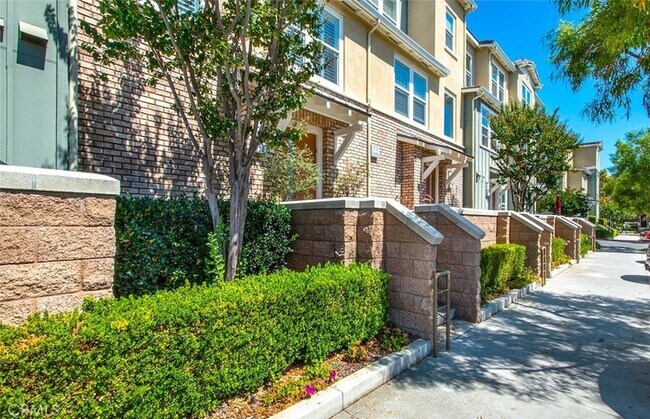 Building Photo - 10 Brownstone Way
