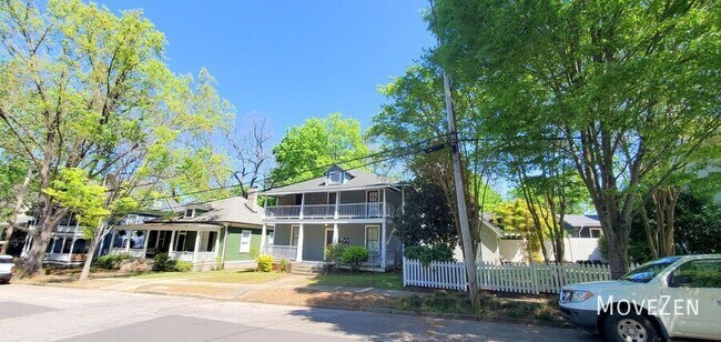 Building Photo - 214 Elm St