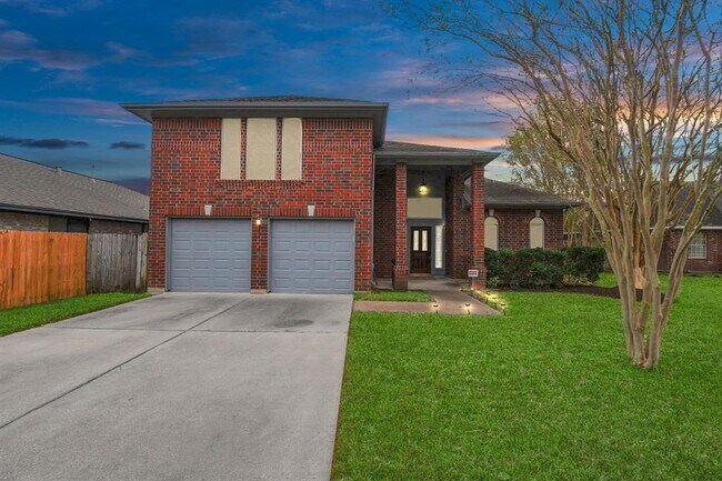 Building Photo - 2519 Palace Dr