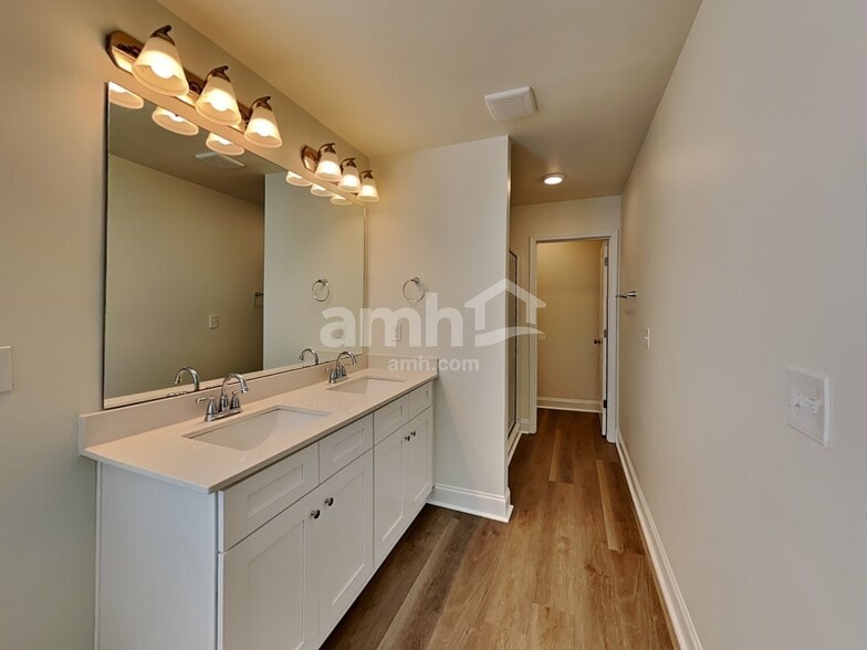 Building Photo - 2444 Beal St