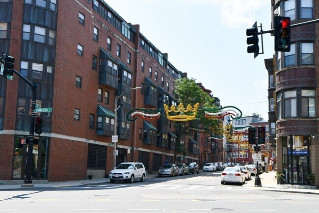 Building Photo - 386 Commercial St