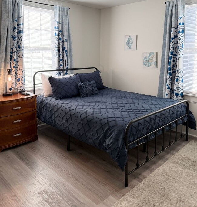 Building Photo - Furnished 2 bed 1 Bath Home