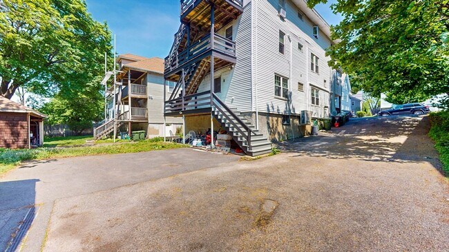 Building Photo - 29 Fifield St