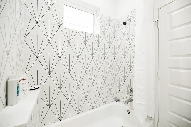 Building Photo - 4303 Chester St