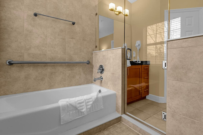 Building Photo - 14590 Damai Ln
