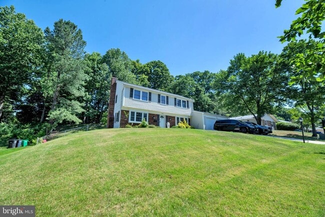 Building Photo - 8812 Churchfield Ln