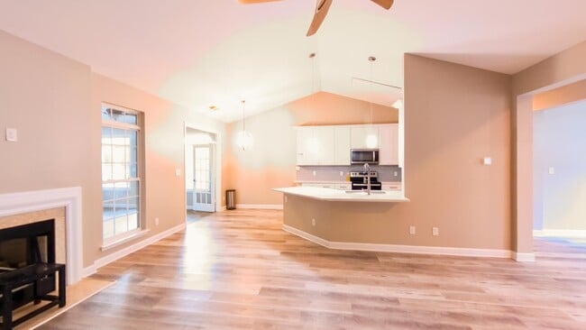 Building Photo - 14808 Bergerac Ct
