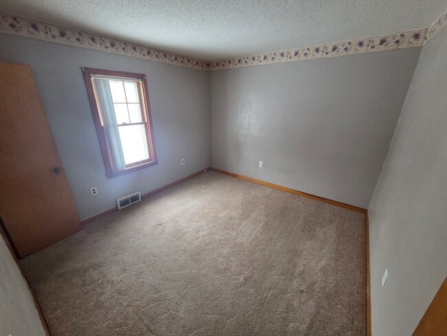 Building Photo - 2 bedroom house in Lohrville now available! $725