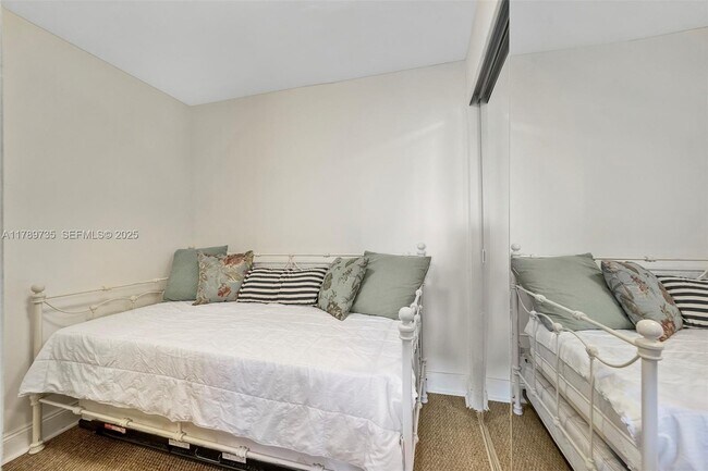 Building Photo - 19237 Fisher Island Dr