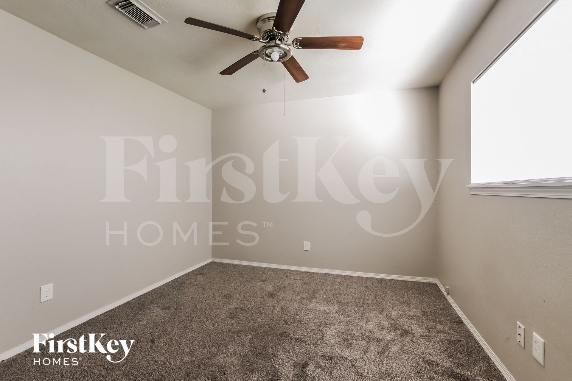 Building Photo - 3303 Sycamore Springs Dr