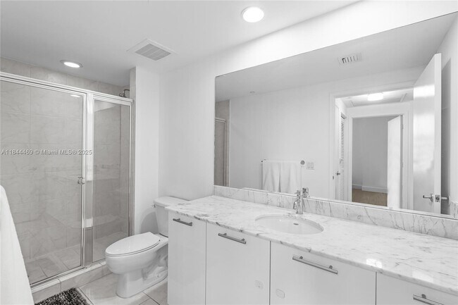 Building Photo - 951 Brickell Ave