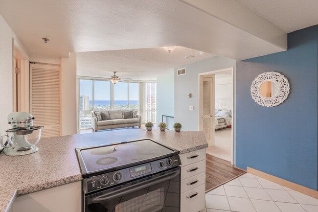 Primary Photo - PANORAMIC CITY & OCEAN VIEWS - ONE ARCHER ...