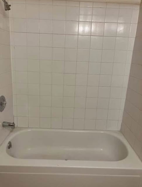 Updated bathroom - 131 Wellington St