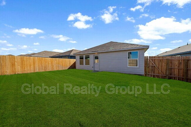 Building Photo - 479 Sarah Wy