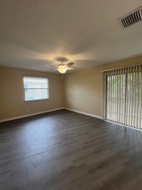 Building Photo - 2828 Hinda Rd