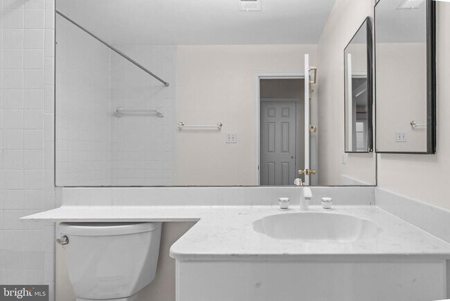 Building Photo - 7520 Royal Dominion Dr