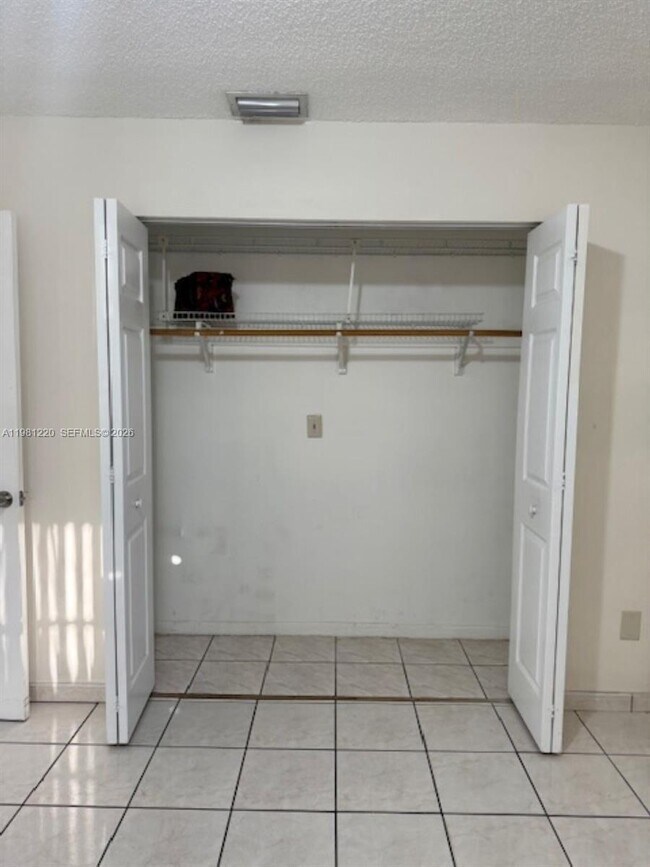 Building Photo - 4929 SW 139th Ct