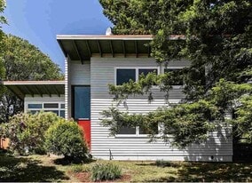 Building Photo - 1069 Sterling Ave