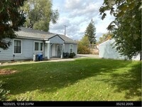 Building Photo - DE225