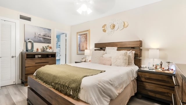 Large bedroom - 3001 NW 48th Ave