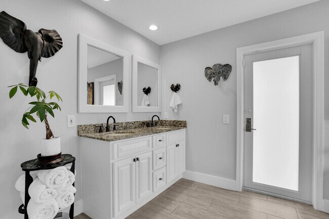 Building Photo - 3440 Rabbit Hollowe Cir