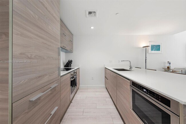 Building Photo - 1300 S Miami Ave