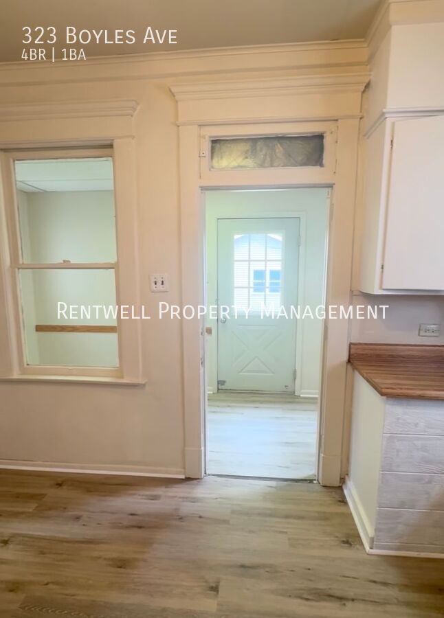 Building Photo - 323 Boyles Ave