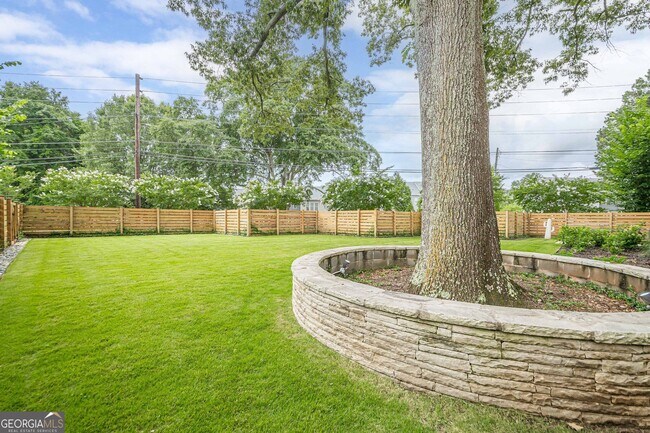 Building Photo - 2269 Briarwood Hills Dr NE