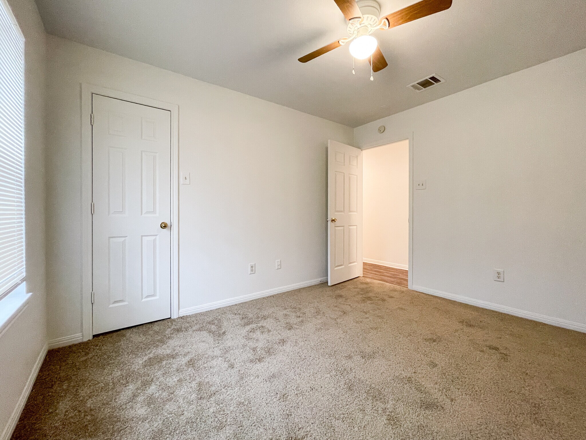 Building Photo - 177 Spring Country