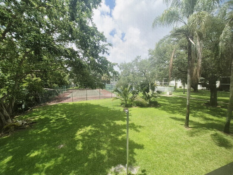 Building Photo - 5080 SW 64th Ave
