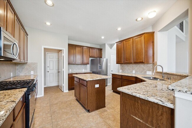 Building Photo - 30507 Russell Point Dr