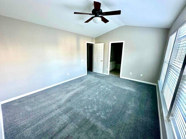 Building Photo - 3304 Mannington Dr