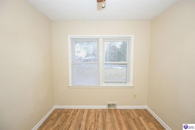 Building Photo - 1033 Fairview Ave
