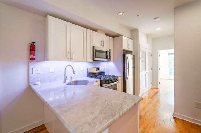 Building Photo - 1642 N Marshall St